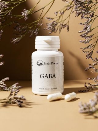 GABA je hlavní tlumivý neurotransmiter v mozku, který pomáhá udržovat rovnováhu mezi vzrušením a zklidněním nervové...